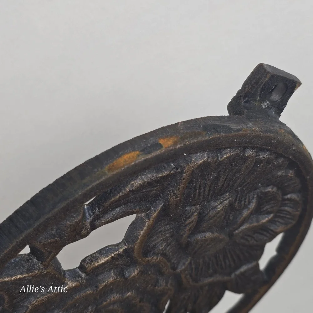 Vintage Cast Iron Rose Trivet Floral Flower Rustic Farmhouse Kitchen Wall Decor‎